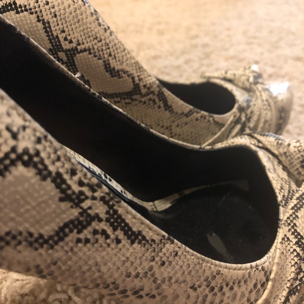 Heels - Picture 3 of 3